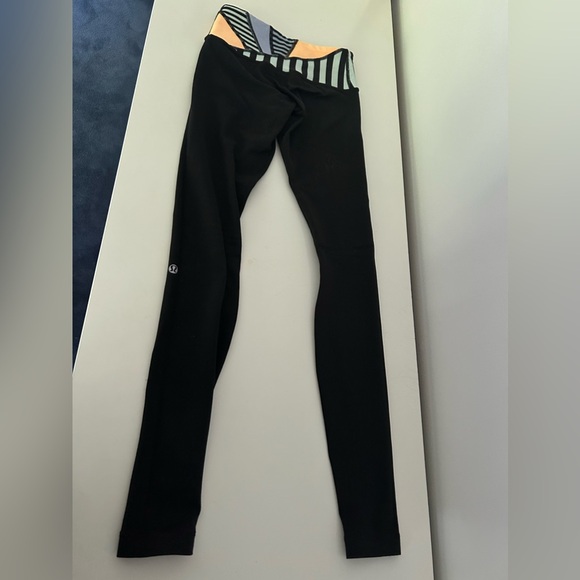 Lululemon Reversible Wunder Under pants - Good Used Condition - Picture 8 of 10